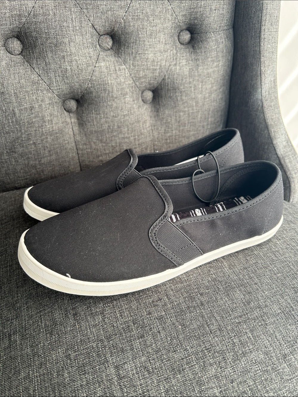 NEW 🆕 Time Thru Women’s Classic Slip-On Canvas Flats - Black